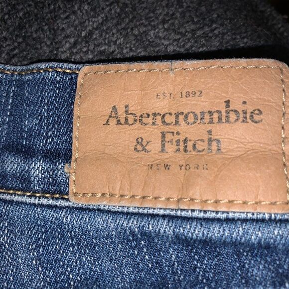 Abercrombie and Fitch distressed jean shorts 00 - Picture 3 of 4